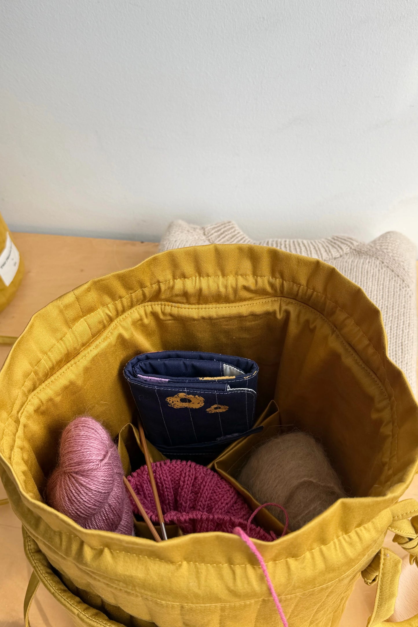 3.14 Honey Project Bag (Mezgėjos krepšys)