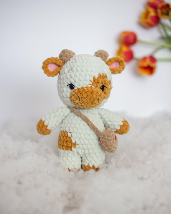 Pliušinis žaislas- nerta karvytė 25cm - Pasaulio Siūlai