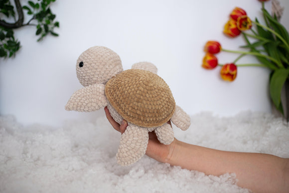 Pliušinis rankų darbo vėžliukas 28cm - Pasaulio Siūlai