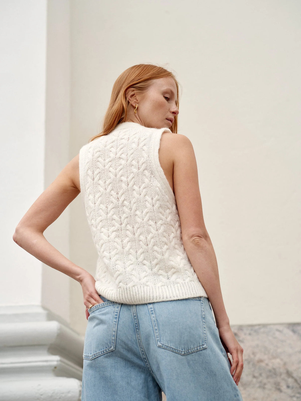 Laine knyga "Nordic Chic: Knitting a Modern Wardrobe"