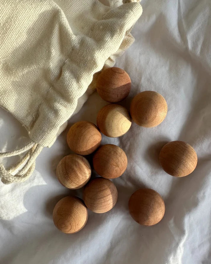 PetiteKnit kedro medienos rutuliukai 10vnt.