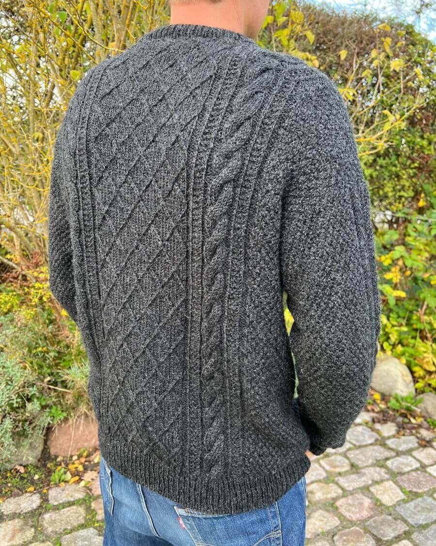 PetiteKnit Moby Sweater Man - Schema